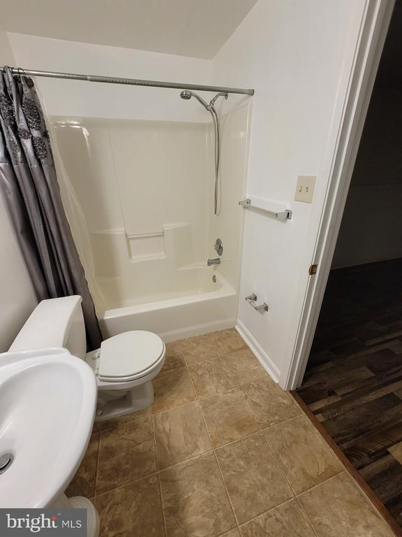 Building Photo - 2435 Pimpernel Dr