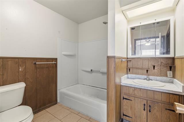 Building Photo - 629 FM697