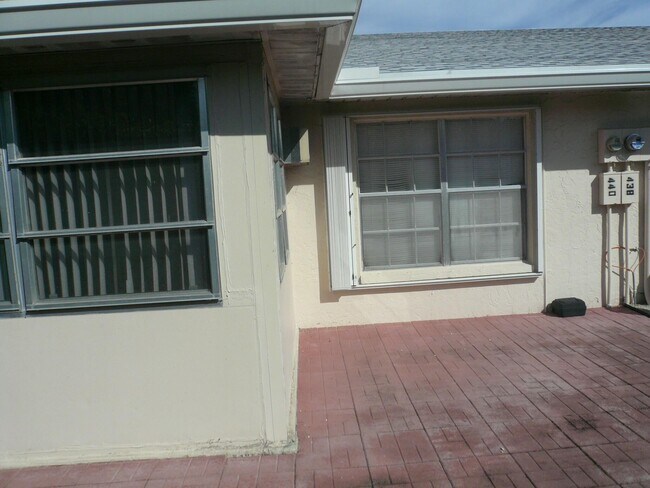 Building Photo - 442 Franconia Cir
