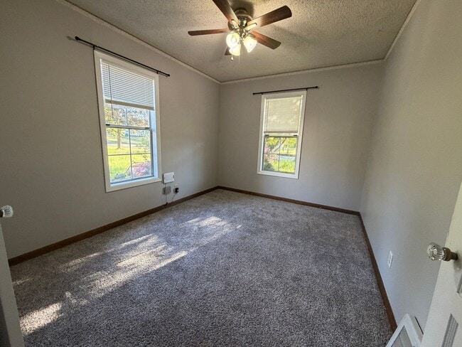 Building Photo - 1324 SW Levens St