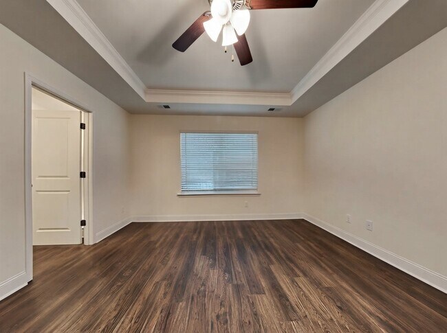 Building Photo - 456 White Magnolia St
