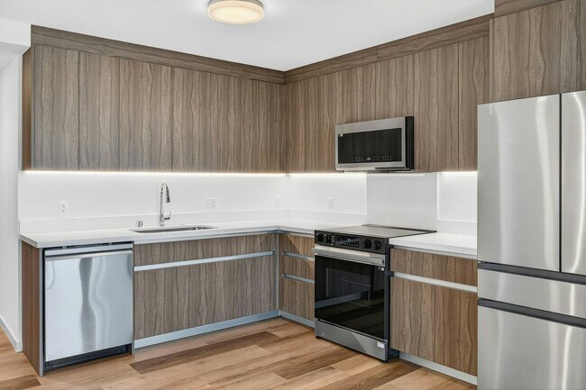 Building Photo - 1500 Rycroft St