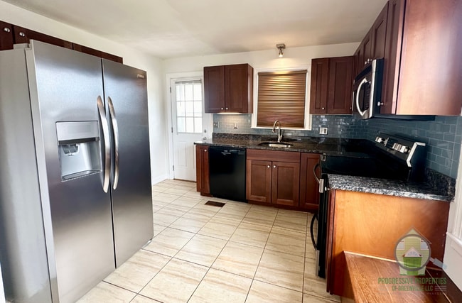 Building Photo - 107 Sycamore Dr