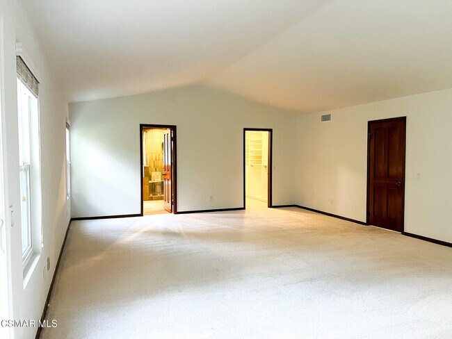 Building Photo - 5630 Hurford Ct