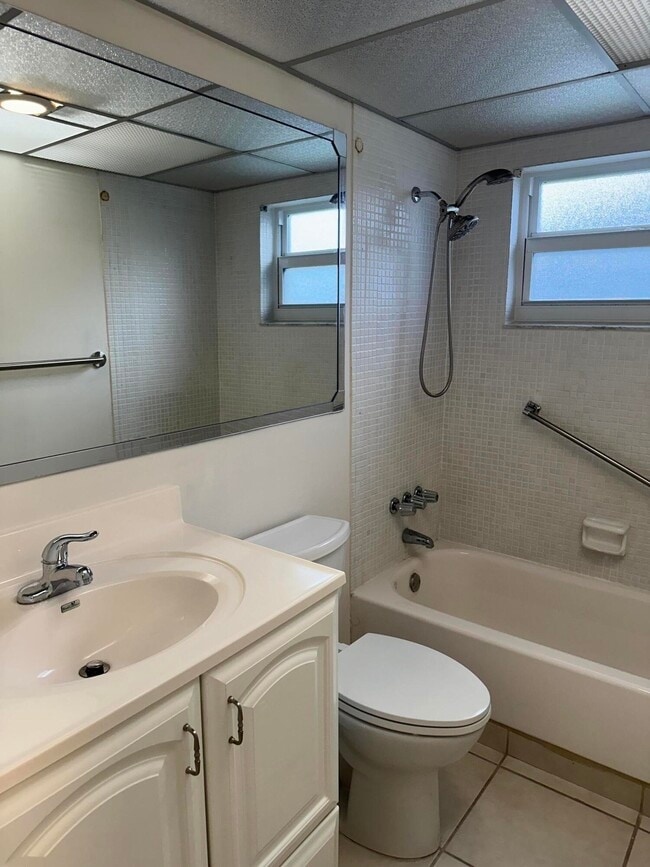 Building Photo - 344 Brittany Ave