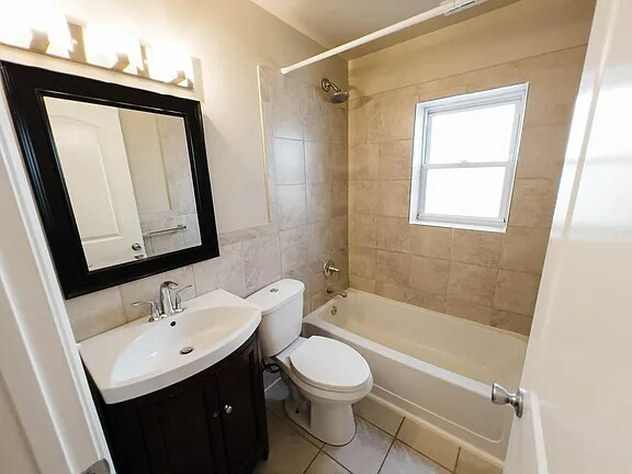 Building Photo - 721 S Milton Ave