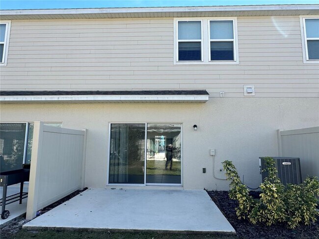 Building Photo - 2946 Canary Ave