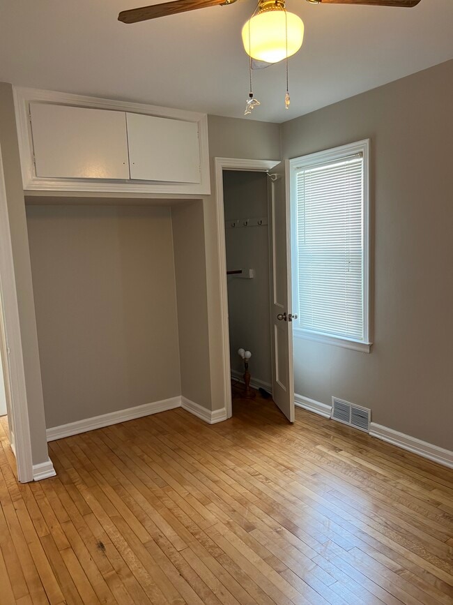 Building Photo - 4907 Shore Acres Rd