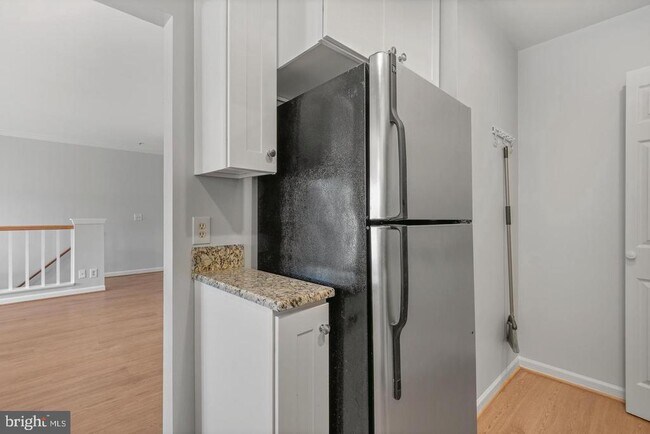 Building Photo - 5705 Chapman Mill Dr