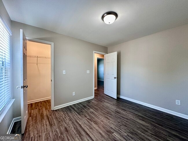 Building Photo - 400 Whippet St