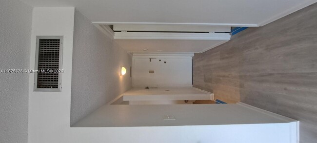 Building Photo - 2200 E Hallandale Beach Blvd
