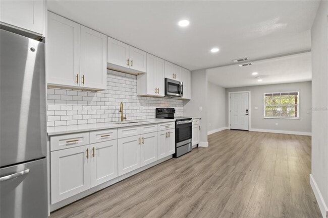 Building Photo - 3810 S Randall St