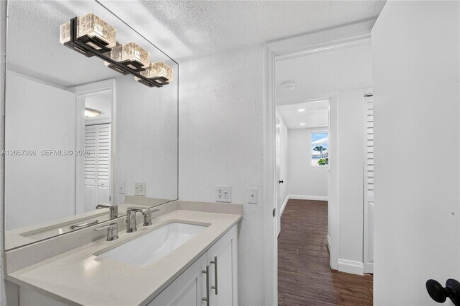 Building Photo - 3642 NE 171 St