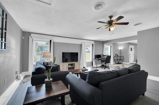 Building Photo - 7617 Texridge Dr