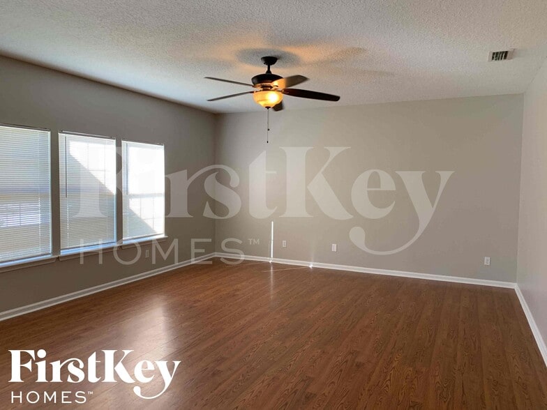 Building Photo - 2831 Harvest Moon Dr