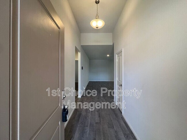 Building Photo - 9608 New Bern Dr