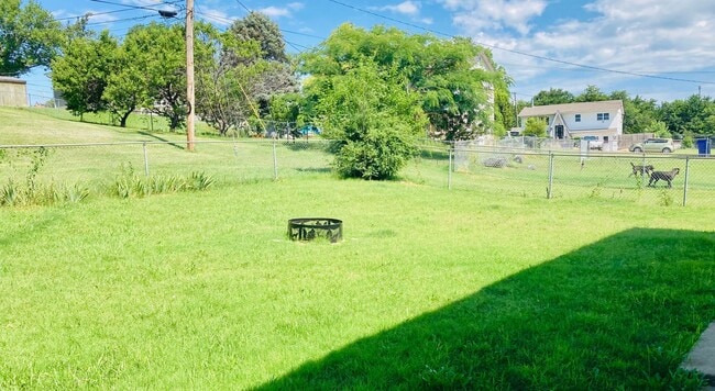 Building Photo - Great Home Great Location