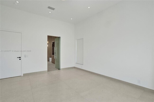 Building Photo - 3234 SW 53rd Ct