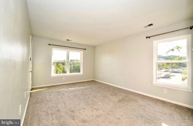 Building Photo - 5630 Ringwood Dr