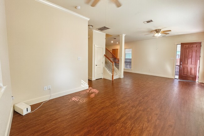 Building Photo - 611 Franklin Blvd