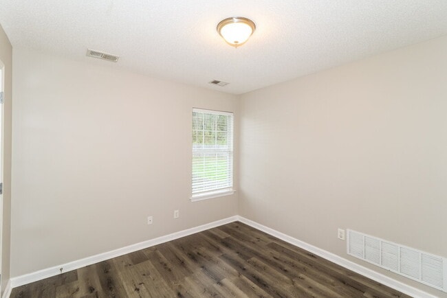 Building Photo - 246 Fairway Trace Dr