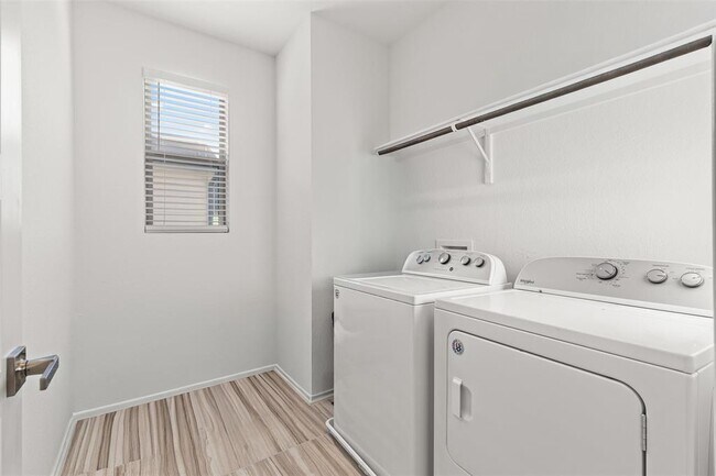 Building Photo - 9107 Moonstone Dr