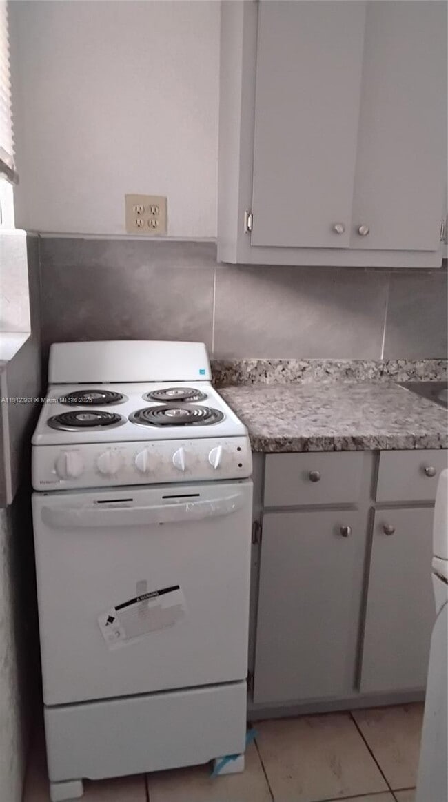 Building Photo - 1914 Adams St