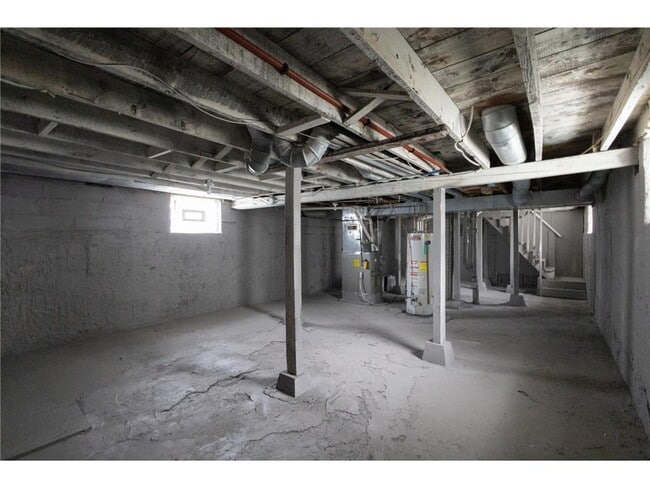 Building Photo - 810 Concordia Ave