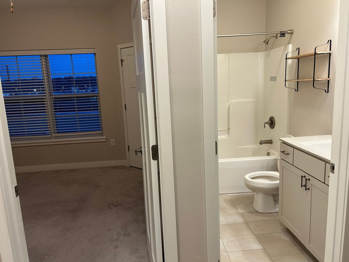 Building Photo - 300 Clark Dr