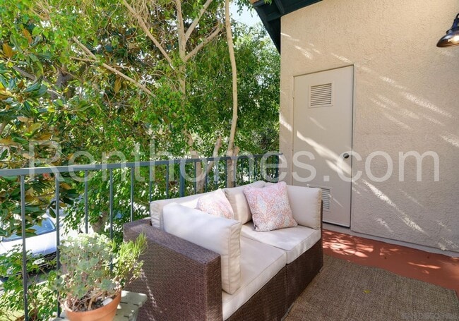 Building Photo - 11263 Avenida De Los Lobos