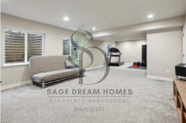 Building Photo - Beautiful 5 Bed + Office Home with 3-Car Garage in Desirable Lorson Ranch!