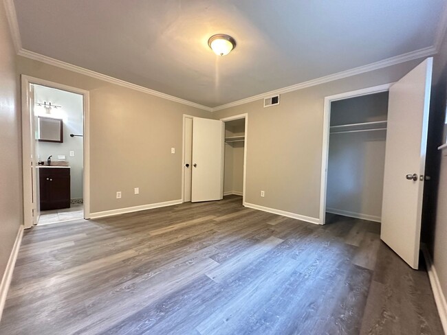 Building Photo - Condo for rent in Hoover **PRICE DROP**