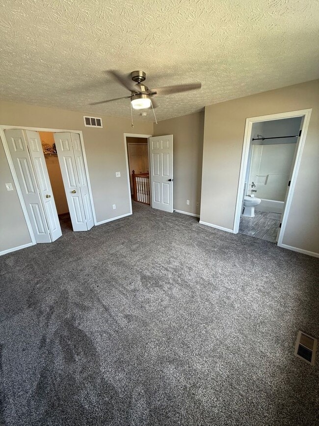 Building Photo - Spacious 5BR House in North Ridgeville