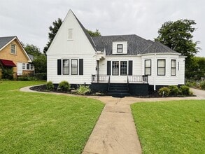 Building Photo - 1600 NW 38th St