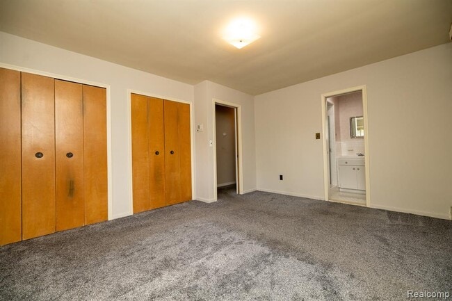Building Photo - 851 Helston Rd
