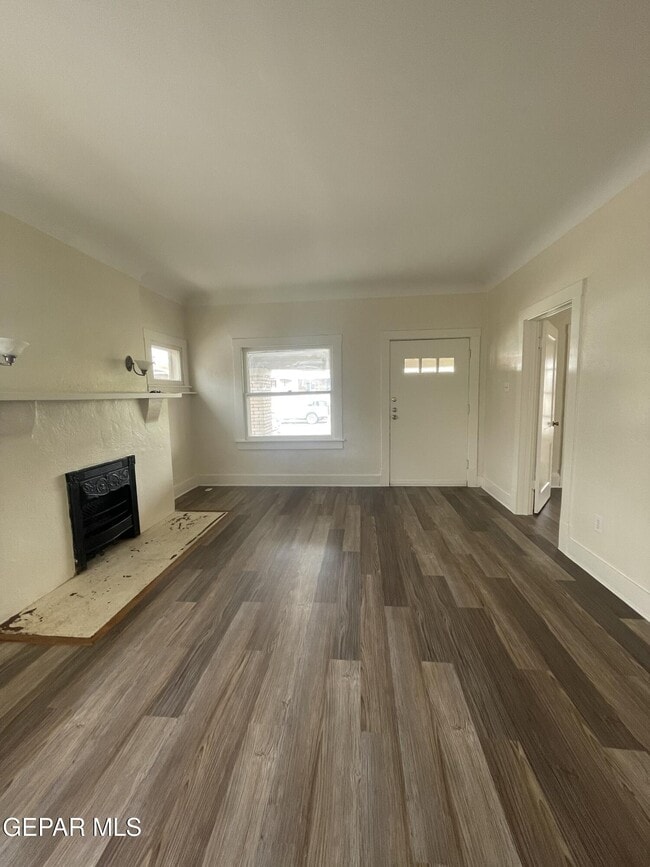 Building Photo - 3720 Chester Ave