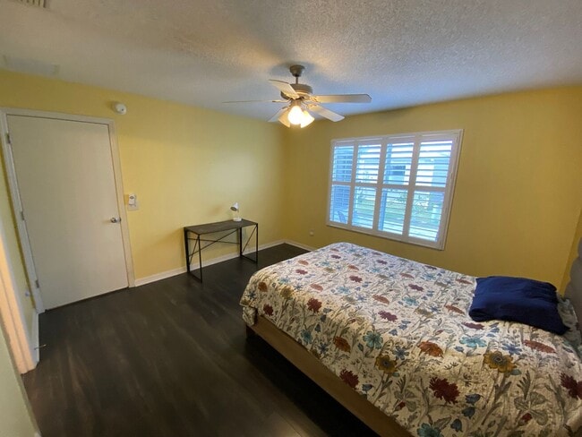 Building Photo - SEASONAL RENTAL or ANNUAL LEASE in The Village of Duval 2 Beds, 2 Bath + den home, Pets OK.