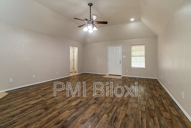 Building Photo - 1513 Buck St
