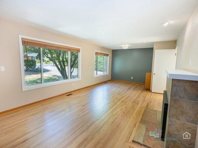 Building Photo - Beautiful 4 Bedroom Home