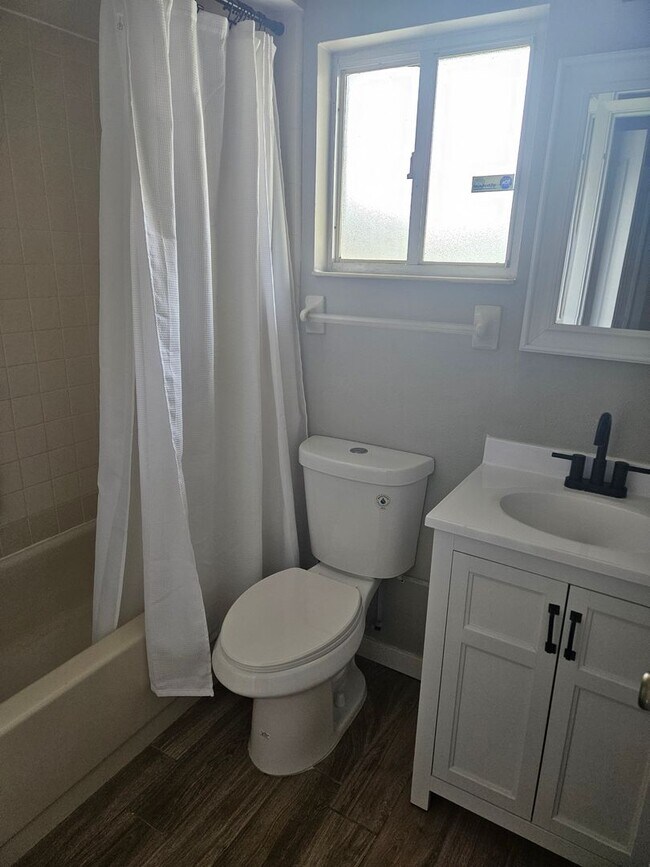 Building Photo - UCF