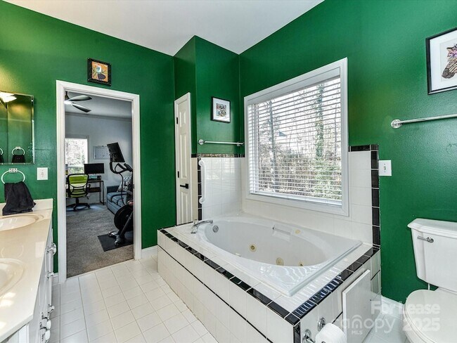 Building Photo - 6915 Pleasant Dr