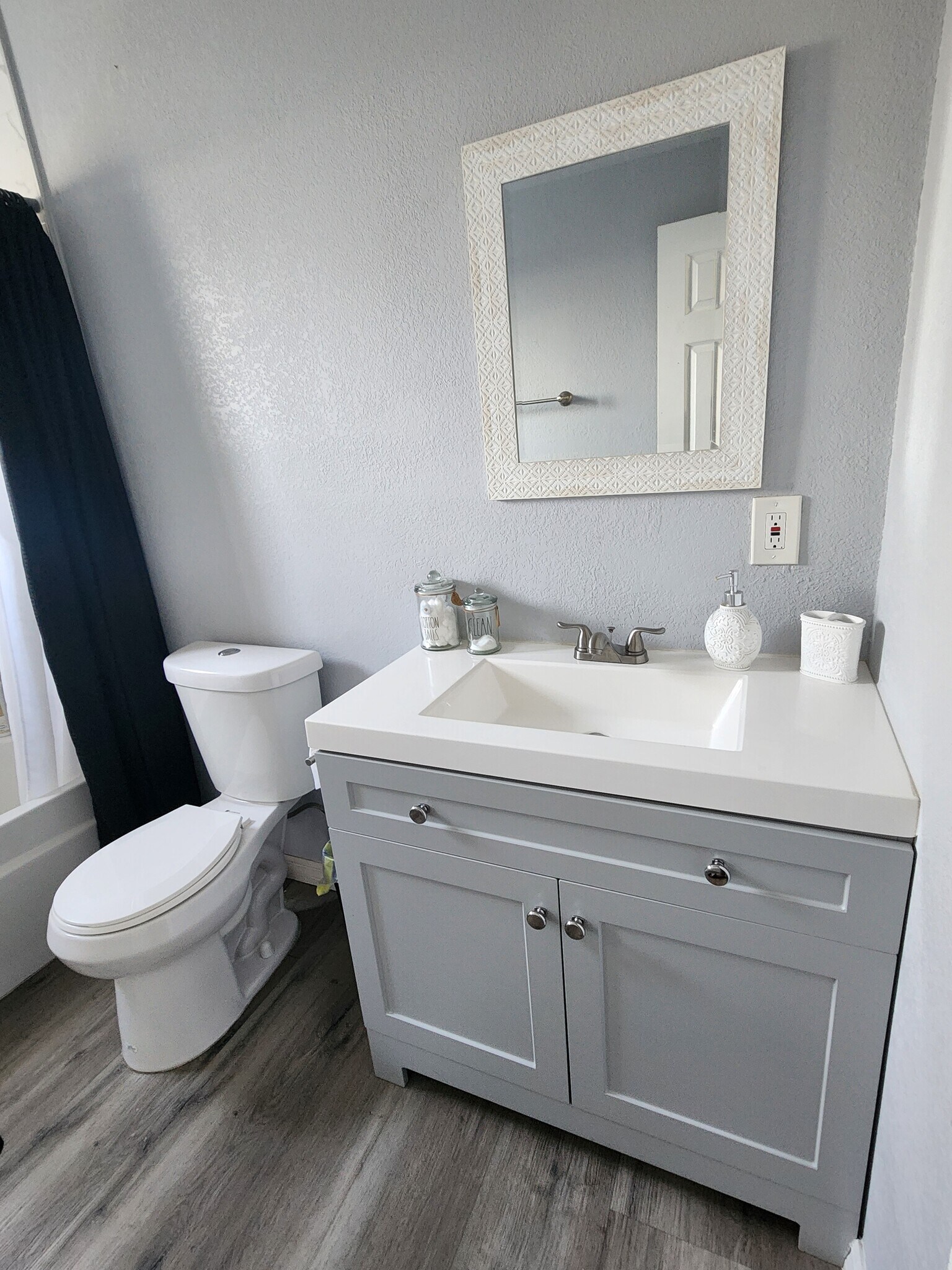 Building Photo - 487 W 18th St