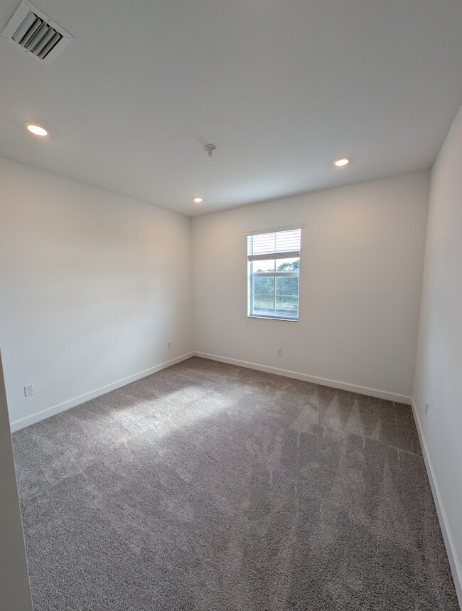 Building Photo - 6831 Cobia Cir