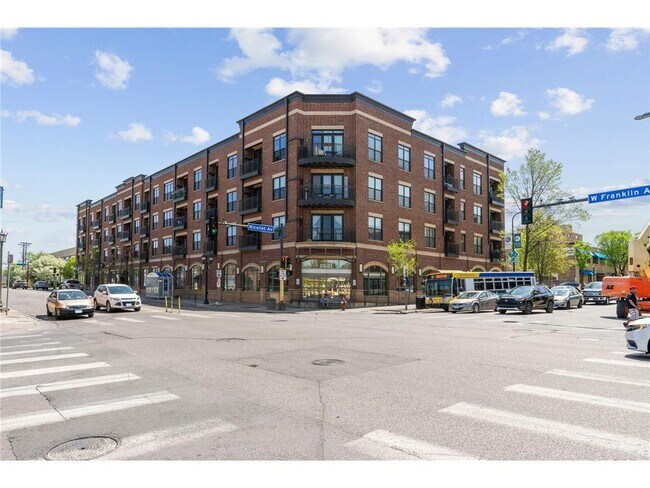 Building Photo - 15 E Franklin Ave