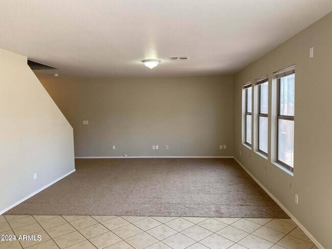 Building Photo - 2138 E Spruce Dr