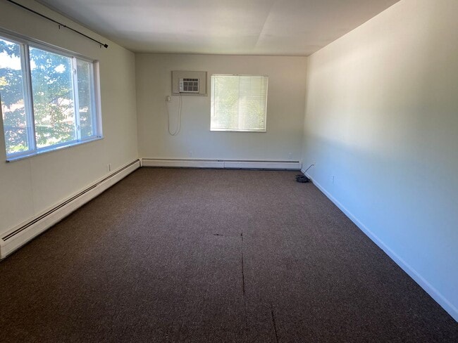 Building Photo - 2 Bedroom Condo in Clinton Township