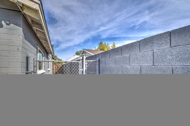 Building Photo - 21 E McKinley St