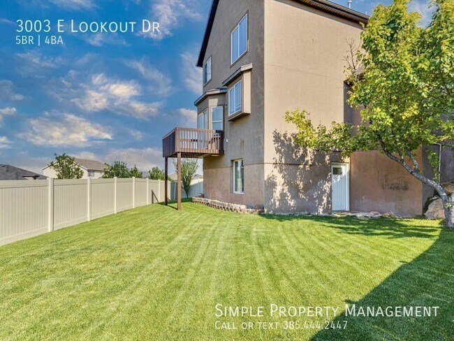 Building Photo - 3003 E Lookout Dr