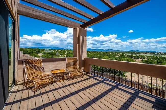 Building Photo - Stunning 3-Bedroom Home with Mountain Views in Tessera