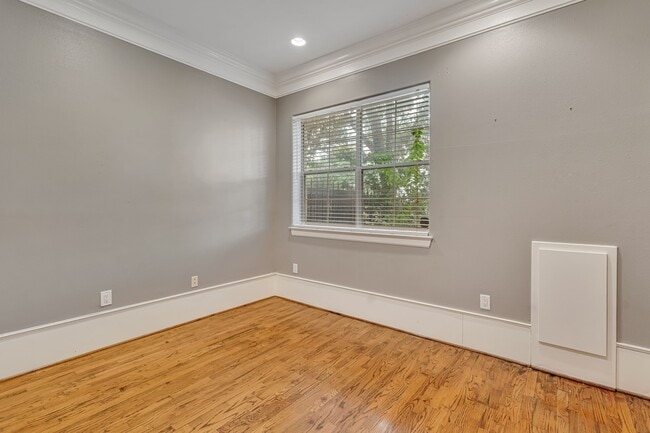 Building Photo - 1215 Rosedale St